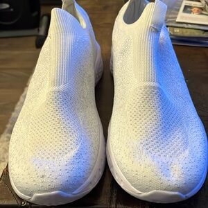 New women Avia memory foam sneakers